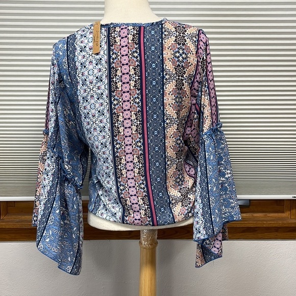 Lavender Fields NWT Blue Boho Print Bell Sleeve Crop Tie Front Top Small - Picture 5 of 8